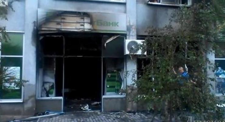 Ночью в Одессе взорвали два отделения ПриватБанка