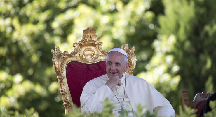Папа Франциск: Я найду решение проблемы целибата