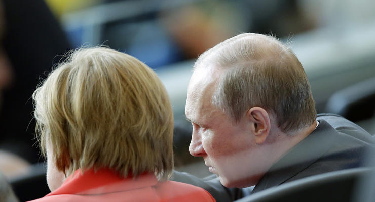 "Danke Frau Ribbentrop": Украинцы устроили протест в Facebook Меркель
