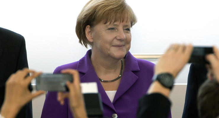 Обзор иноСМИ: юбилей Меркель, ловушка для Израиля и запрет Калашникова
