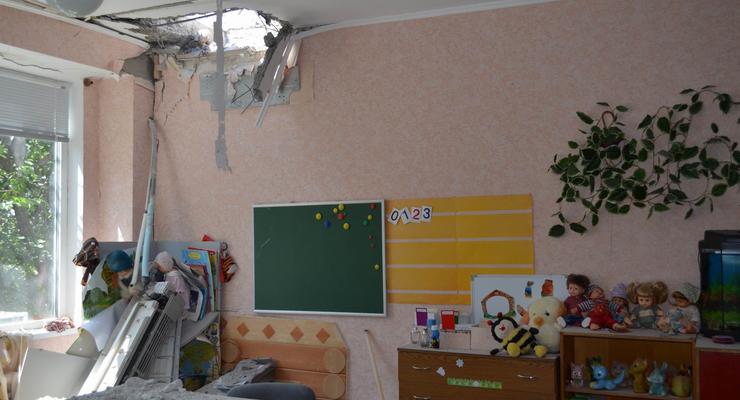 В Луганске снаряд попал в детский сад (фото)