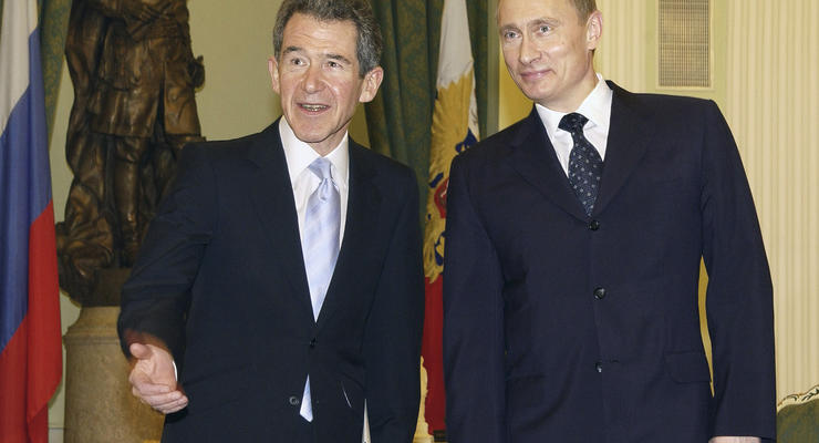 Экс-глава BP: В Россию необходимо отправлять больше геев
