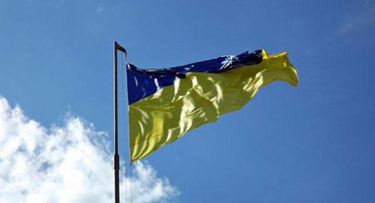 Над горсоветом Лисичанска поднят украинский флаг
