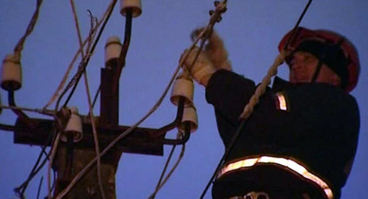 В Луганске повреждено пять линий электропередач, некоторые предприятия обесточены