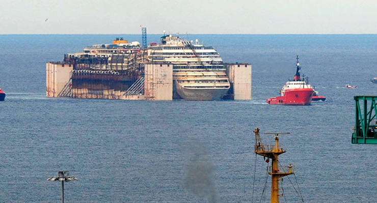 Лайнер Costa Concordia доставили к порт Генуи