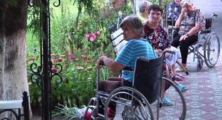 В Луганске под обстрел попал дом престарелых: есть жертвы