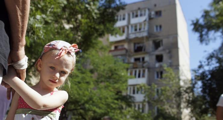 Обстрелянный Донецк: фоторепортаж разрушений в центре города