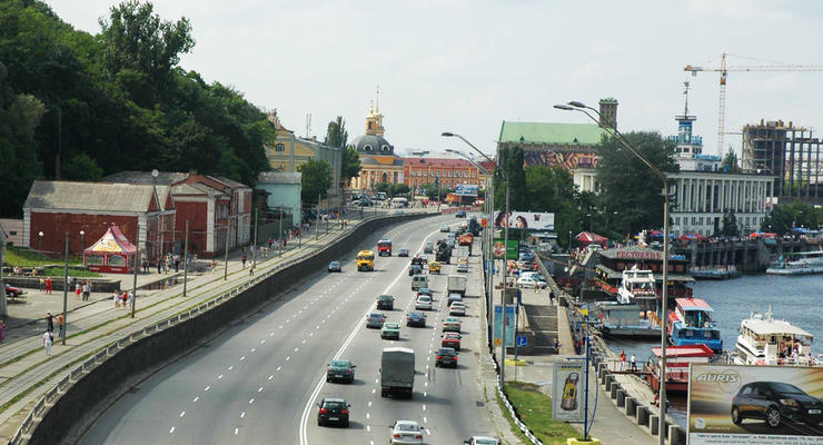 В Киеве ограничат движение на Набережном шоссе и Прорезной
