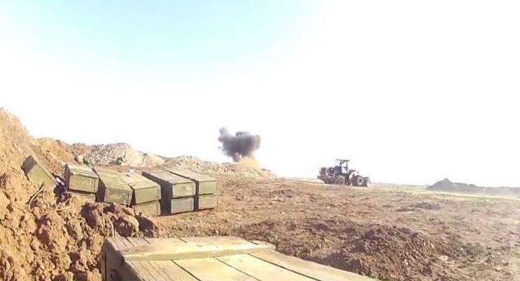 На границе с РФ обстреляли  украинских военных (видео)