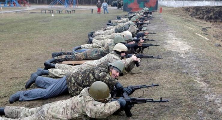 Львовские власти хотят поставить на военный учет мужчин-переселенцев