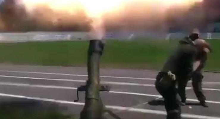 В Шахтерске сепаратисты открыли огонь со стадиона в сторону города (видео)