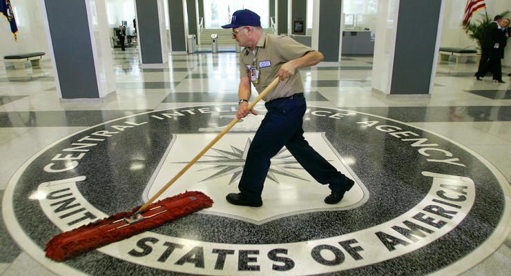 Сотрудников ЦРУ уличили в шпионаже за членами Сената США