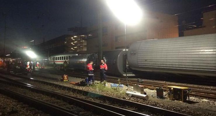 Более 30 человек пострадали при столкновении поездов в Германии