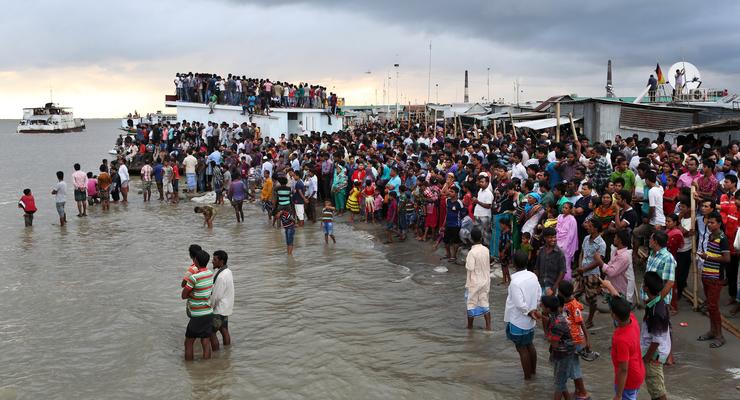 В Бангладеш затонул паром с 200 пассажирами: спаслись 50