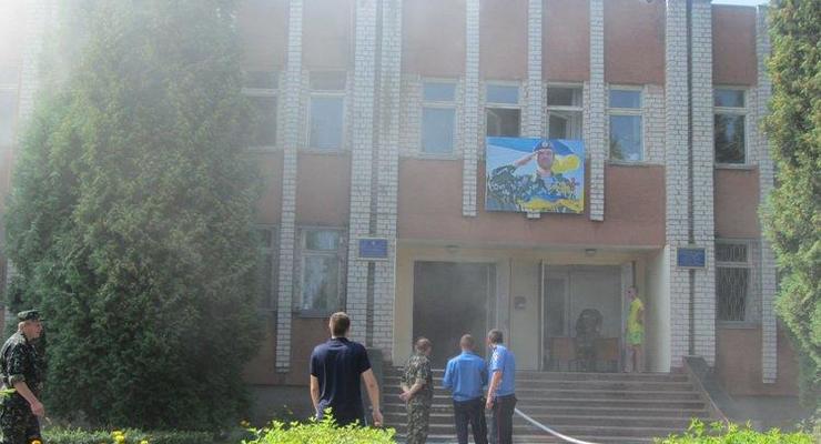 В Житомире загорелся городской военкомат (фото)
