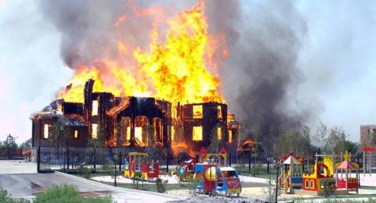 Храм в огне и дома как решето. Фото Донецка и Горловки после обстрела