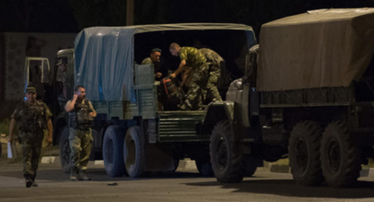 Задержанные в России украинские офицеры вернулись домой