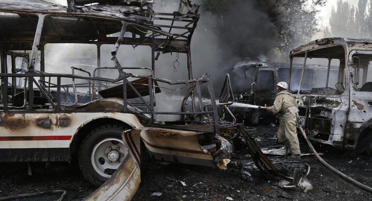 Донецк после взрывов и пожаров: фоторепортаж