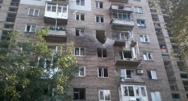 В Ясиноватой снаряды попали в жилые дома, один человек погиб - СМИ