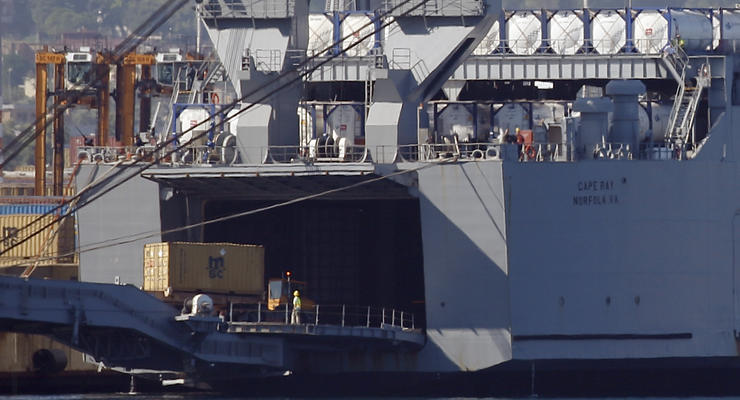 На борту американского военного корабля уничтожены запасы отравляющего газа из Сирии