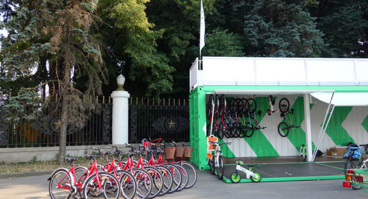 В Киеве откроют первую велопарковку