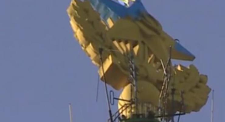 Спустя три часа украинский флаг сняли со шпиля высотки в Москве