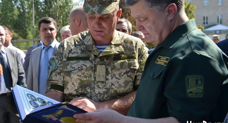 Порошенко в Николаеве встретился с военными 79-й бригады (фото)