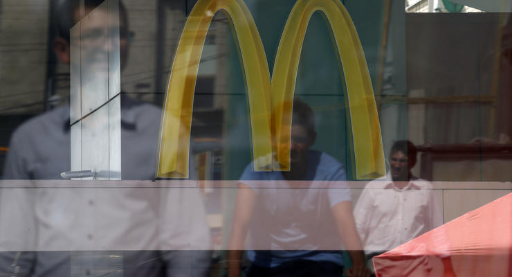 "Ребенок сказал, вырастет - отомстит ". Как россияне восприняли закрытие McDonald`s в Москве