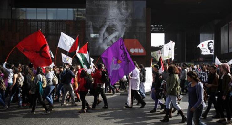 В Чили студенты требуют реформирования системы образования: на улицы вышли 25 тысяч человек
