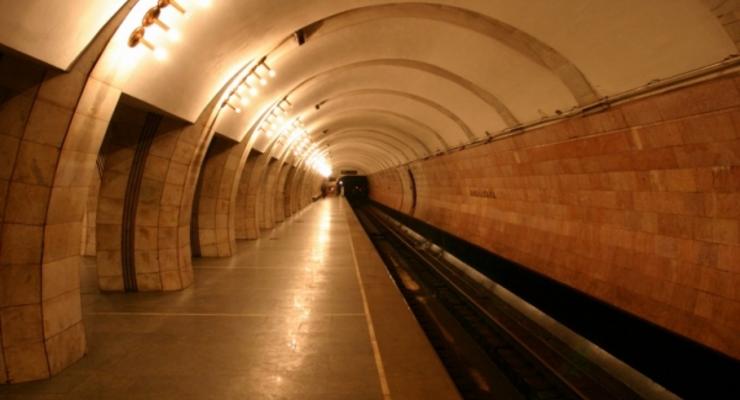 В Киеве "заминировали" станцию метро Лыбедская и два торговых центра
