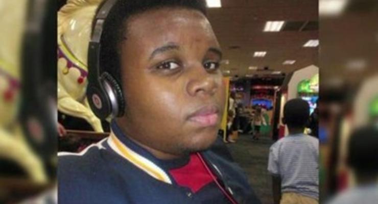 Отец застреленного в Фергюсоне подростка просит не протестовать в день похорон сына