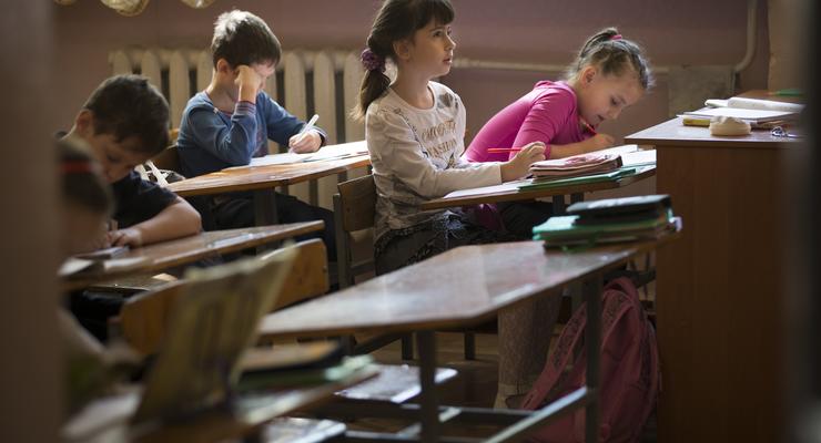 В школах Киева зимние каникулы могут продлить на 1,5 месяца