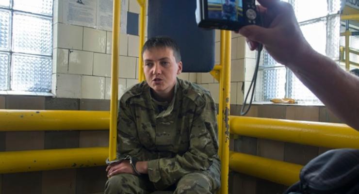 Летчицу Савченко суд отправил в Москву к психиатрам