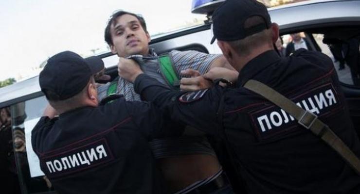 В Москве арестовали единственного участника антивоенной акции (фото)