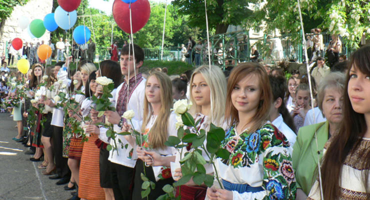 Во Львове хотят отменить осенние и весенние каникулы в школах