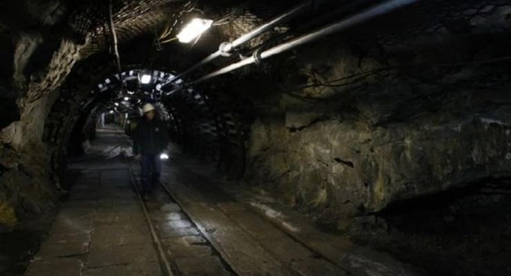 В Донецке обесточена шахта Засядько, под землей находятся 300 горняков