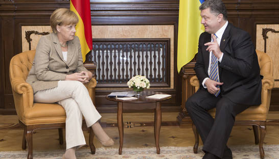 Порошенко и Меркель обсудили ситуацию на Донбассе