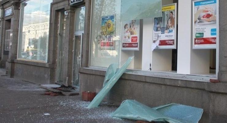 В Киеве напали на отделение банка Русский стандарт