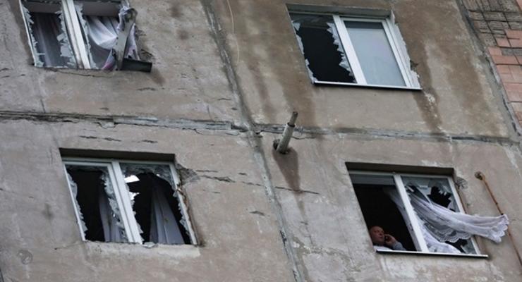 В четырех районах Донецка ночью были слышны взрывы