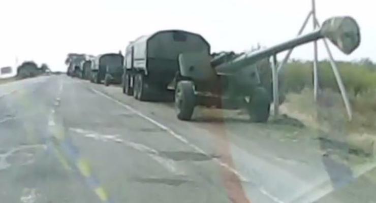 Россияне перебрасывают военную технику из Крыма в Донбасс – СМИ (видео)
