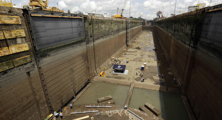 На лето 2015 года намечены испытания реконструированного Панамского канала