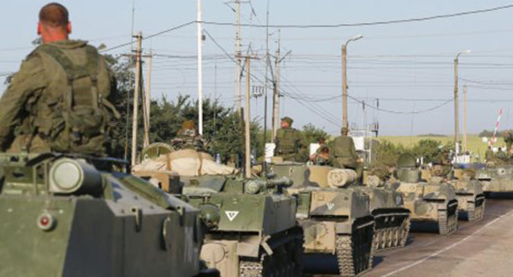 Россия стягивает в Крым бронетехнику, танки и "Грады" – СНБО