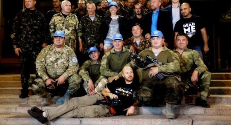 В Днепропетровск из плена вернулись 25 военных (фото)