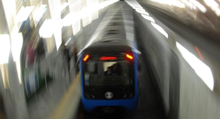 В Киеве из-за сообщения о минировании закрыли станции метро Дарница и Нивки
