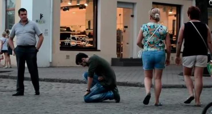 В Одессе повторили скандальный эксперимент Человеку плохо (видео)