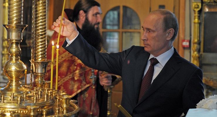 Владимир Путин поставил свечки за «защитников Новороссии» (видео)