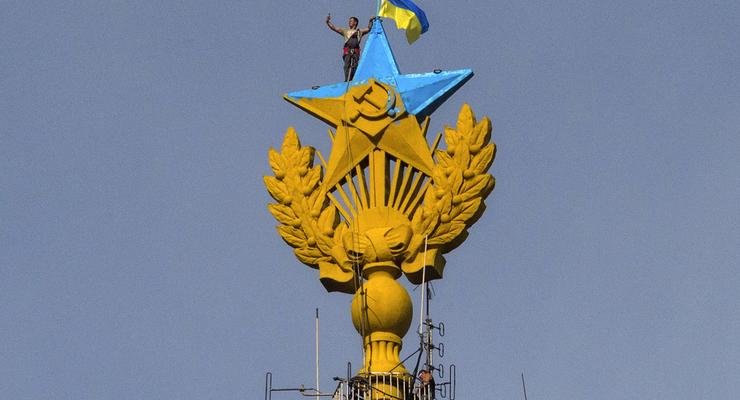 Руфер, перекрасивший звезду на московской высотке, объявлен в международный розыск