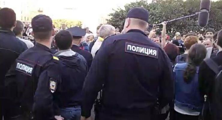На Марше мира в Петербурге начались задержания