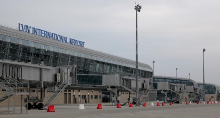 Во Львове опять "минировали" аэропорт