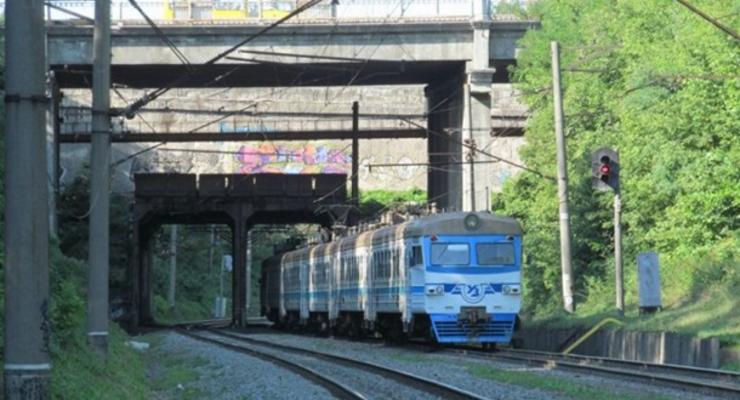 Поезд в Луганск из Киева курсирует по нетрадиционному маршруту